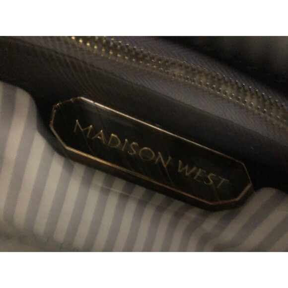 Madison West Womens Handbag Black Leather NWOT Zip Snap Closure - Picture 8 of 10